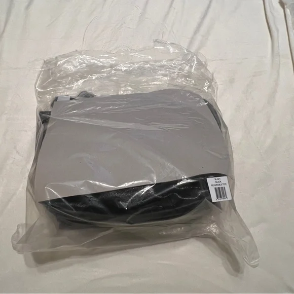 NWT Steve Madden Blady Black & Blue Reversible Floral Tote w/ Cosmetic Bag - Picture 5 of 6